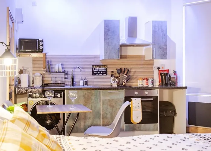 Luxury Industrial * Leeds (West Yorkshire)