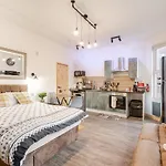Apartment Luxury Industrial Near Brudenell Social Club & Headingley Stadium *