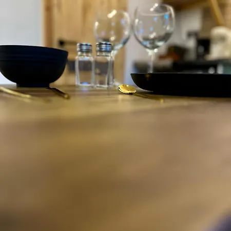 Luxury Industrial * Leeds (West Yorkshire)