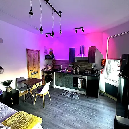 Luxury Industrial Near Brudenell Social Club & Headingley Stadium Apartman