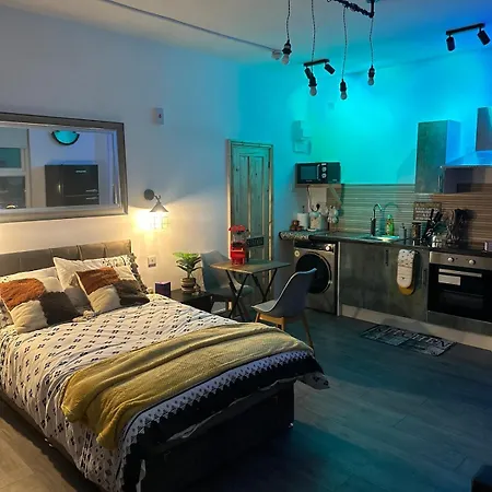 Luxury Industrial 利兹