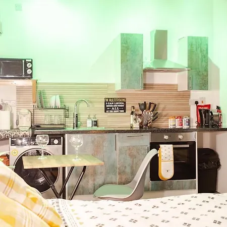 Luxury Industrial 利兹