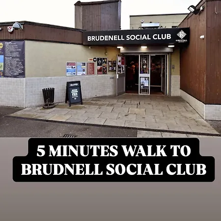 Luxury Industrial Near Brudenell Social Club & Headingley Stadium * Leeds (West Yorkshire)
