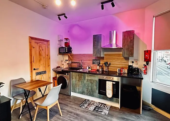 Luxury Industrial * Leeds (West Yorkshire)