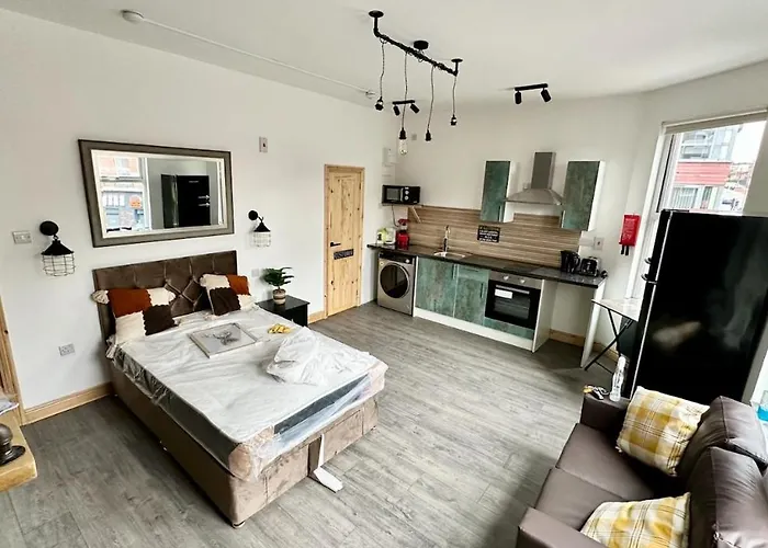 Luxury Industrial * Leeds (West Yorkshire)